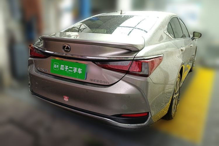 Used Lexus ES 2022 200 Excellence Edition Rear Right 45 Deg