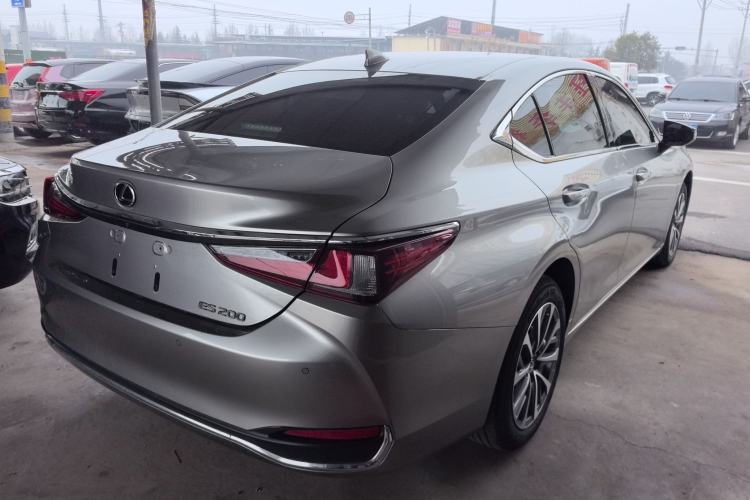Used Lexus ES 2022 200 Luxury Edition Rear Right 45 Deg