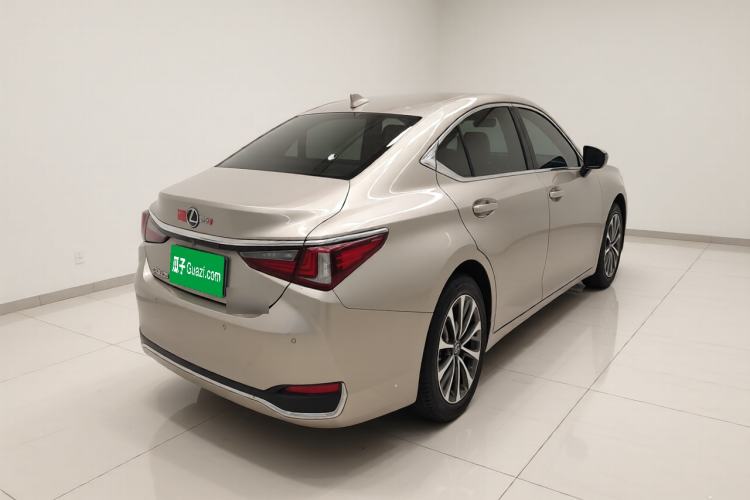 Used Lexus ES 2022 200 Excellence Edition Rear Right 45 Deg