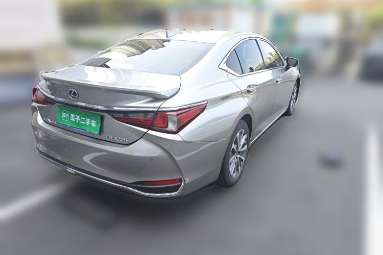 Used Lexus ES 2022 300h Excellence Edition Rear Right 45 Deg