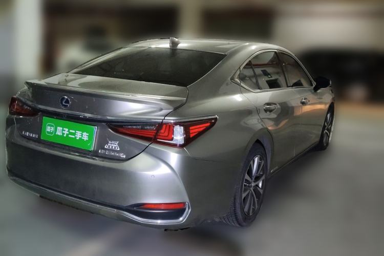 Used Lexus ES 2022 300h Excellence Edition Rear Right 45 Deg