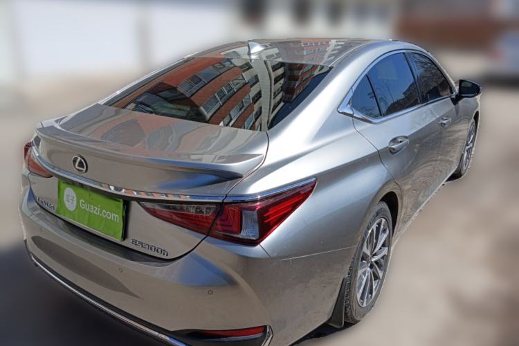 Used Lexus ES 2022 300h Excellence Edition Rear Right 45 Deg