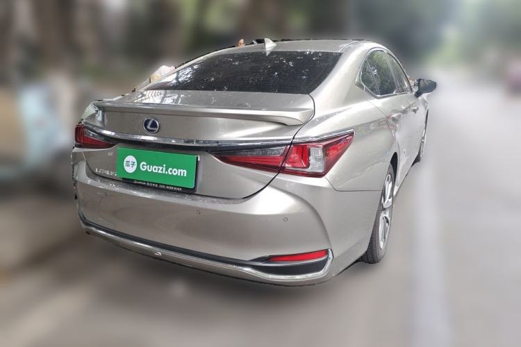 Used Lexus ES 2022 300h Excellence Edition Rear Right 45 Deg