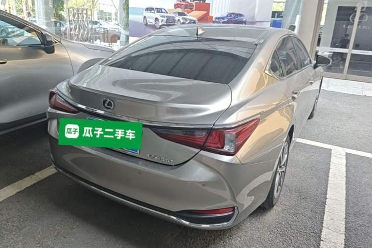 Used Lexus ES 2022 200 Excellence Edition Rear Right 45 Deg