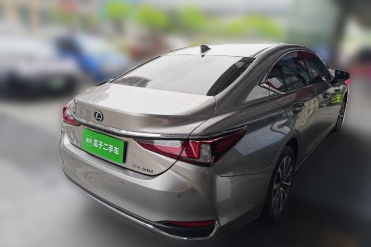 Used Lexus ES 2022 200 Excellence Edition Rear Right 45 Deg