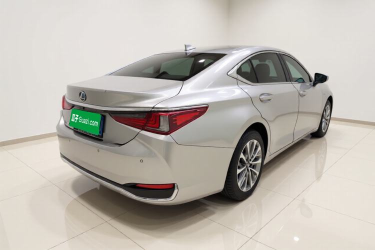 Used Lexus ES 2022 200 Excellence Edition Rear Right 45 Deg