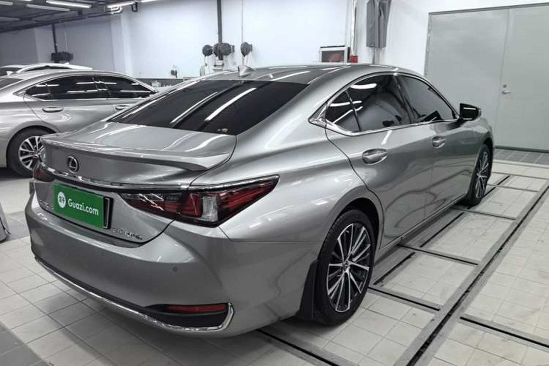 Used Lexus ES 2022 300h Excellence Edition Rear Right 45 Deg