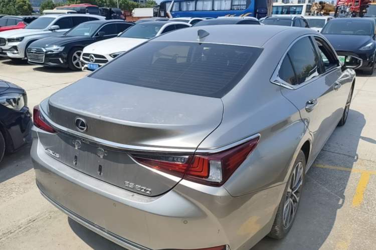 Used Lexus ES 2022 200 Excellence Edition Rear Right 45 Deg