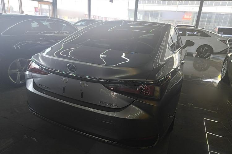 Used Lexus ES 2022 200 Excellence Edition Rear Right 45 Deg