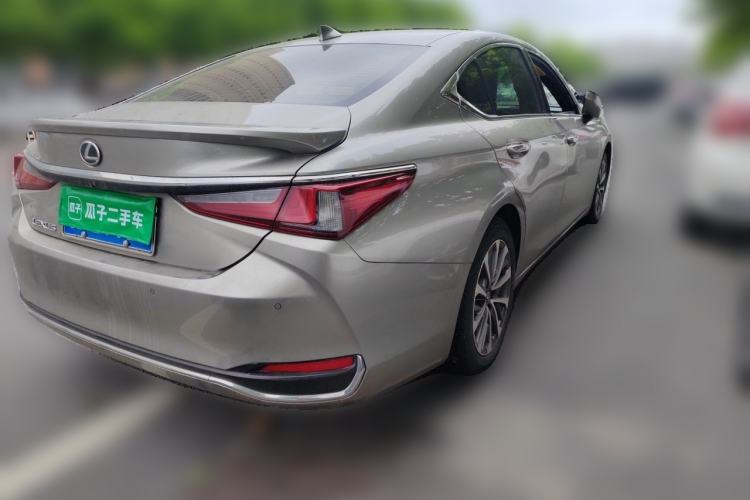 Used Lexus ES 2022 300h Excellence Edition Rear Right 45 Deg