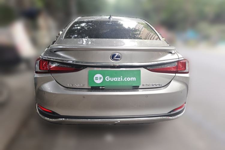 Used Lexus ES 2022 300h Excellence Edition Rear