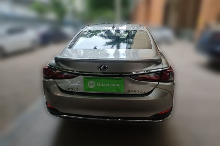 Used Lexus ES 2022 300h Excellence Edition Rear