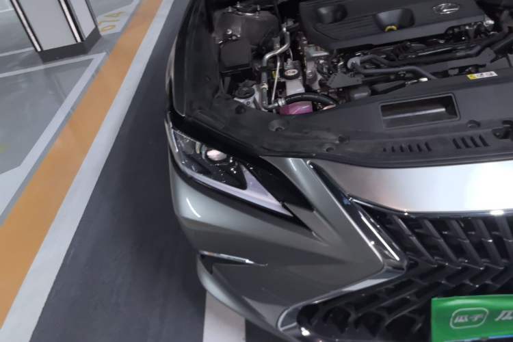 Used Lexus ES 2022 300h Excellence Edition Right Front Headlight
