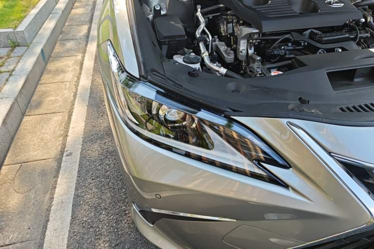 Used Lexus ES 2022 200 Excellence Edition Right Front Headlight