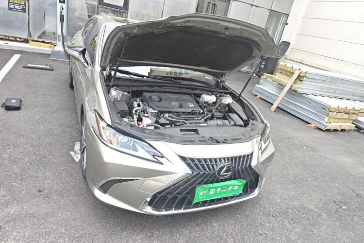 Used Lexus ES 2022 300h Excellence Edition Right Front Headlight