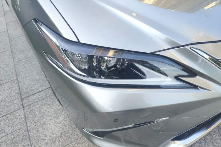 Used Lexus ES 2022 200 Excellence Edition Right Front Headlight