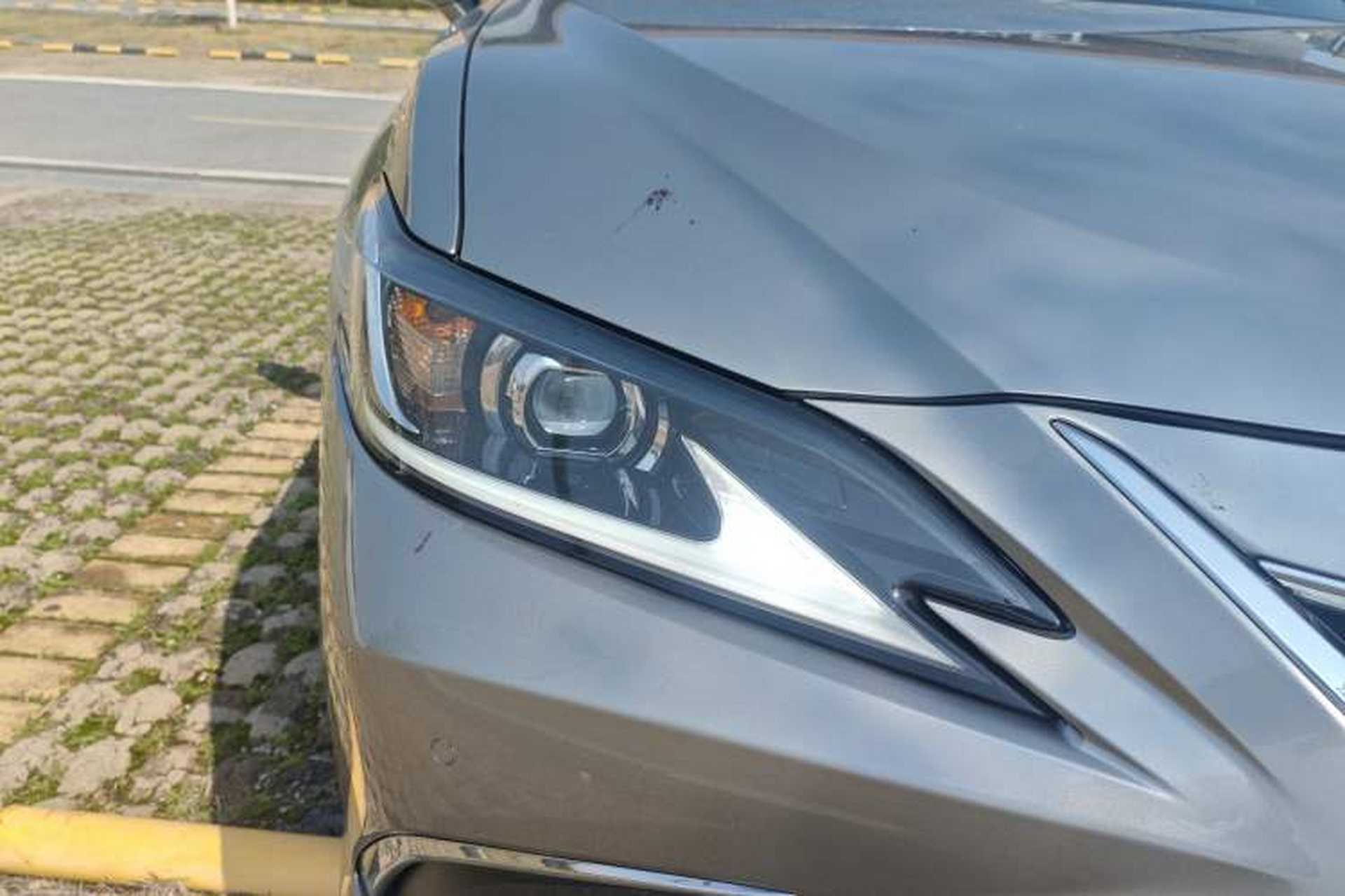 Used Lexus ES 2022 300h Excellence Edition Right Front Headlight