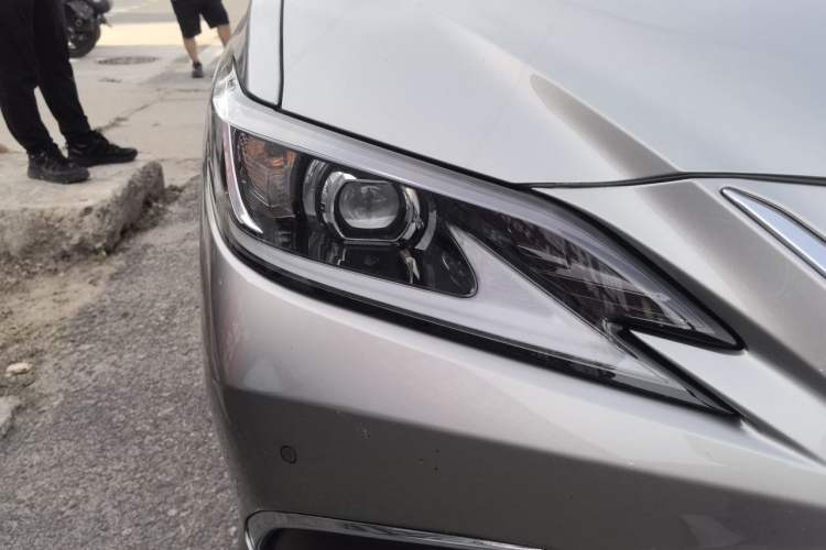 Used Lexus ES 2022 200 Excellence Edition Right Front Headlight