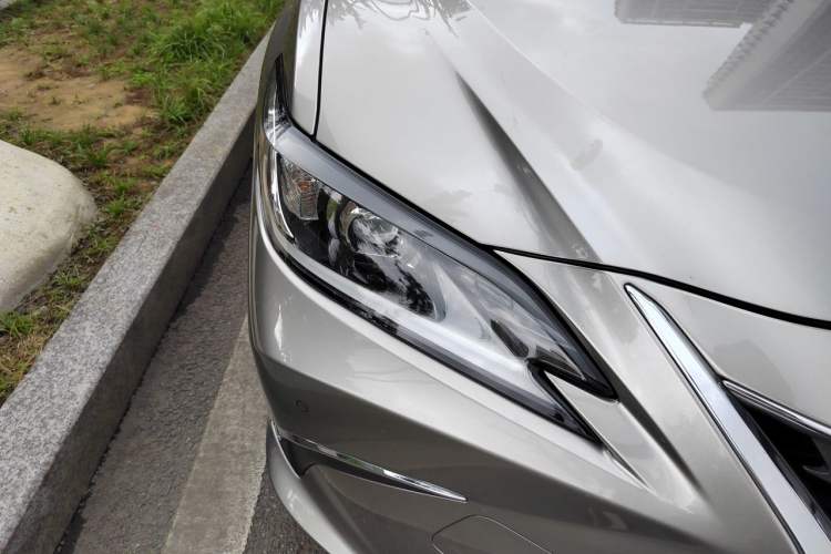 Used Lexus ES 2022 200 Excellence Edition Right Front Headlight