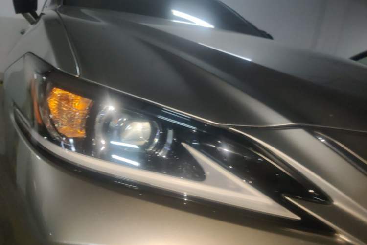 Used Lexus ES 2022 300h Excellence Edition Right Front Headlight