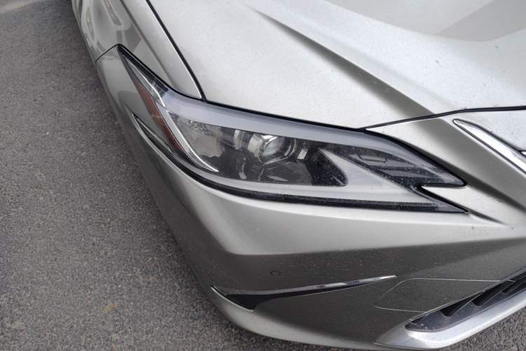 Used Lexus ES 2022 300h Excellence Edition Right Front Headlight