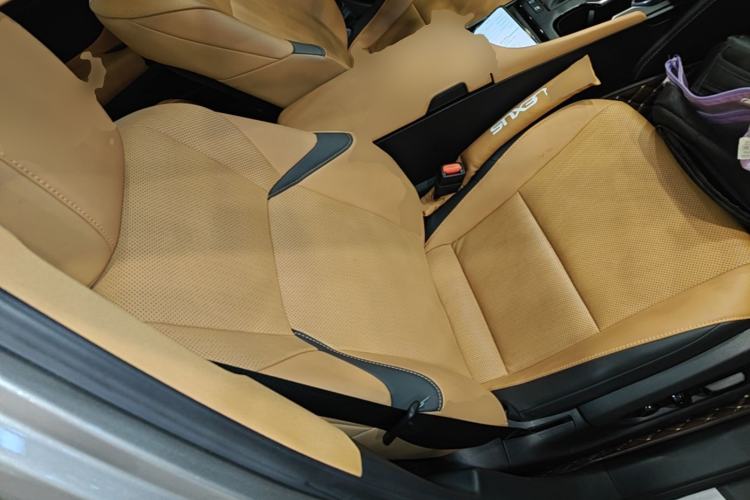 Used Lexus ES 2022 300h Excellence Edition Right Front Seat