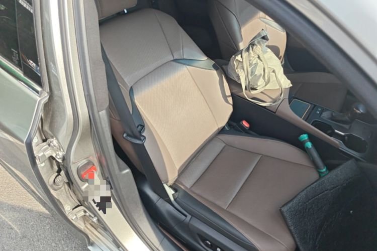 Used Lexus ES 2022 300h Excellence Edition Right Front Seat