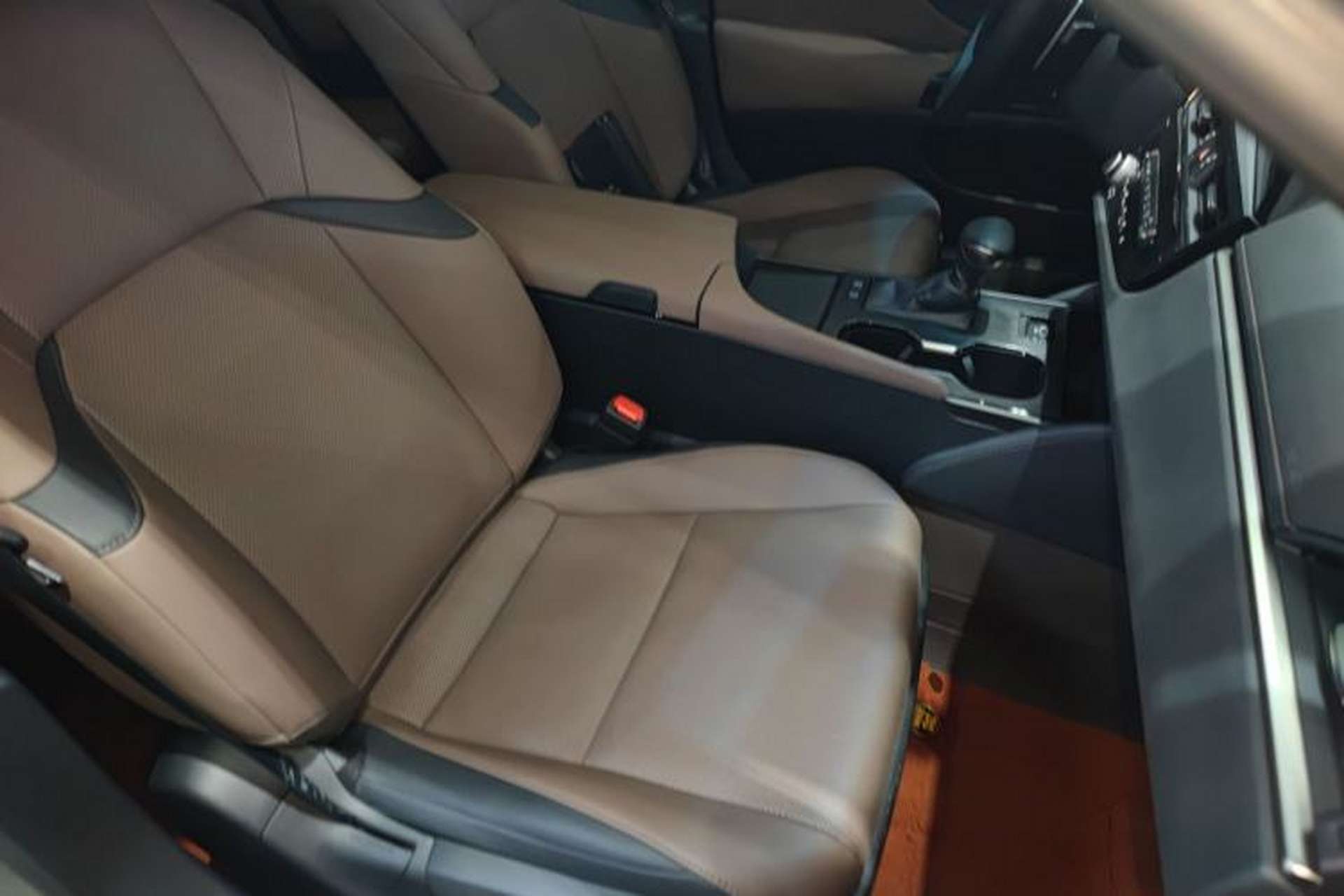 Used Lexus ES 2022 200 Excellence Edition Right Front Seat