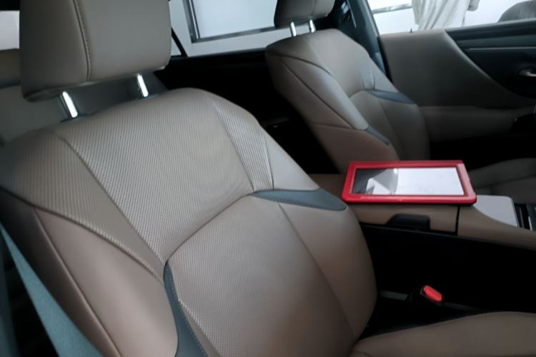 Used Lexus ES 2022 200 Luxury Edition Right Front Seat