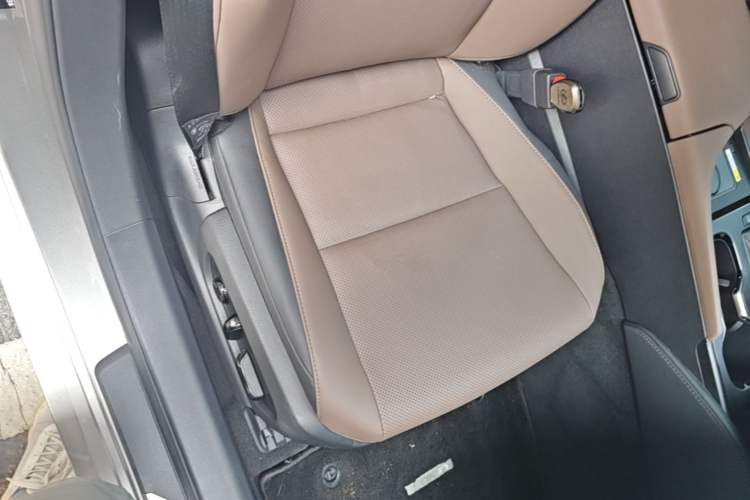 Used Lexus ES 2022 200 Excellence Edition Right Front Seat