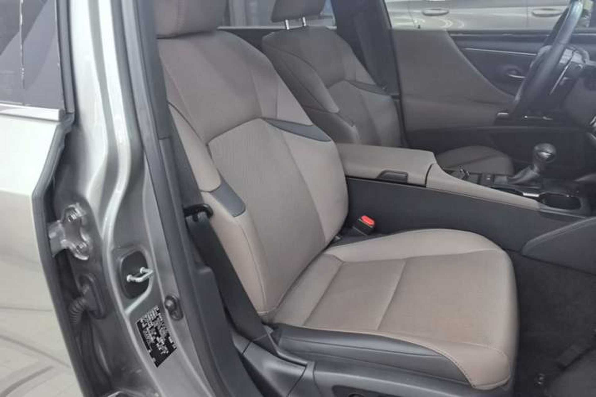 Used Lexus ES 2022 300h Excellence Edition Right Front Seat