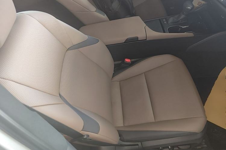 Used Lexus ES 2022 200 Excellence Edition Right Front Seat