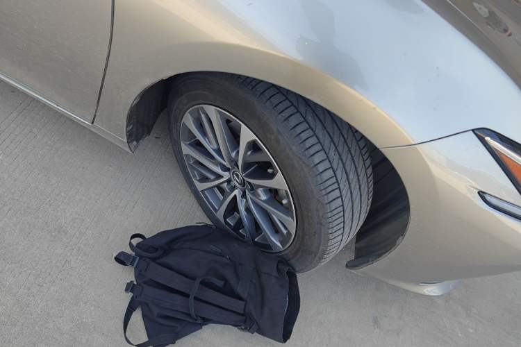 Used Lexus ES 2022 200 Excellence Edition Right Front Wheel Hub