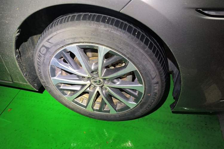Used Lexus ES 2022 200 Excellence Edition Right Front Wheel Hub