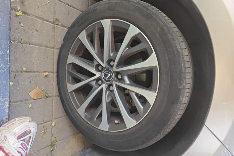 Used Lexus ES 2022 200 Excellence Edition Right Front Wheel Hub