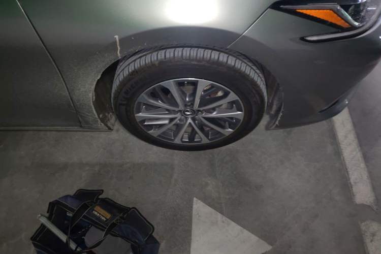Used Lexus ES 2022 200 Excellence Edition Right Front Wheel Hub