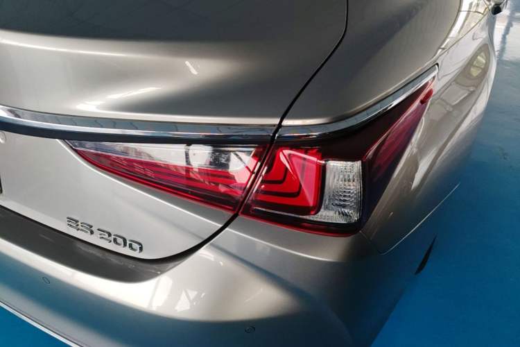 Used Lexus ES 2022 200 Excellence Edition Right Rear Taillight