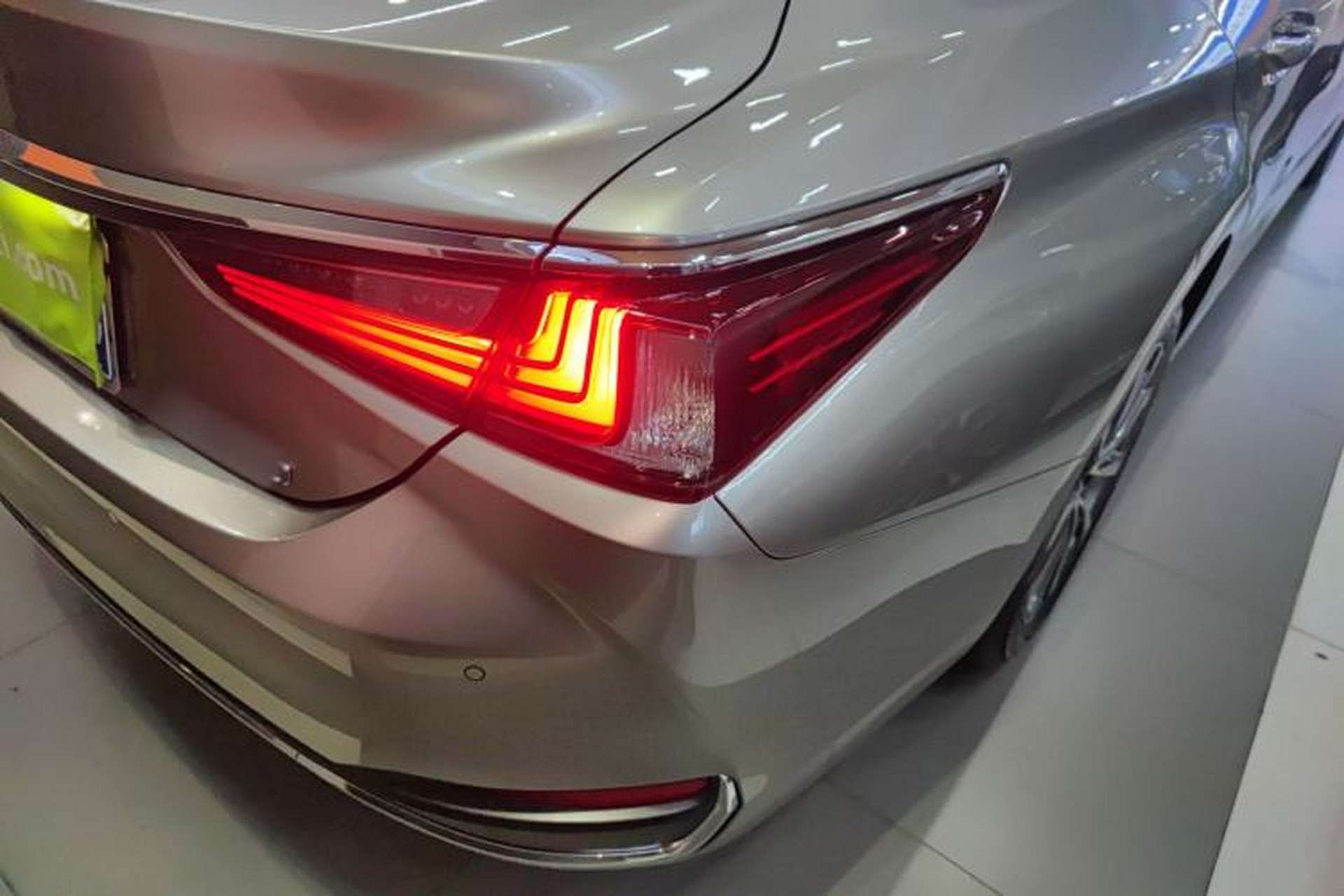 Used Lexus ES 2022 200 Excellence Edition Right Rear Taillight