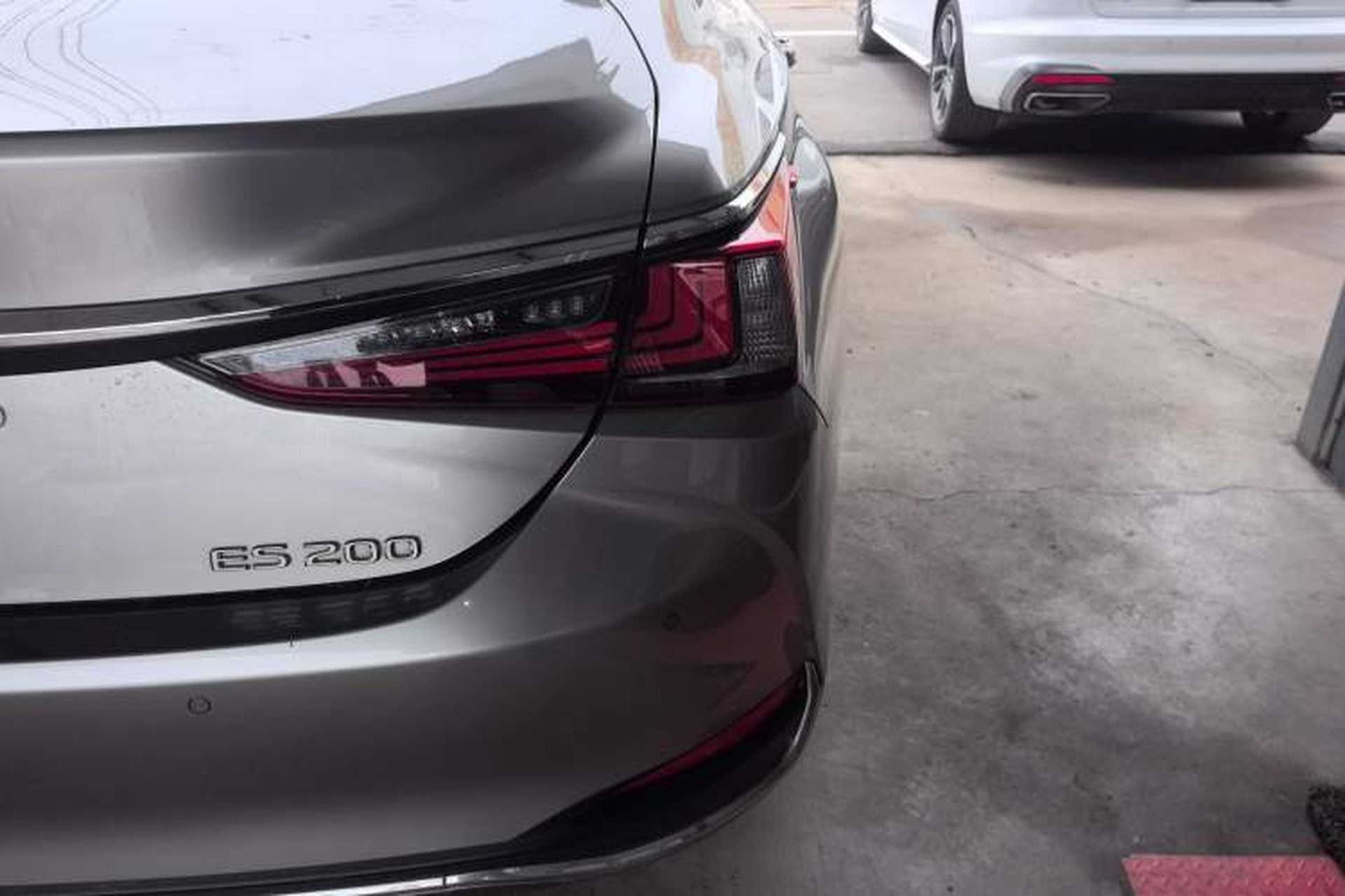 Used Lexus ES 2022 200 Luxury Edition Right Rear Taillight
