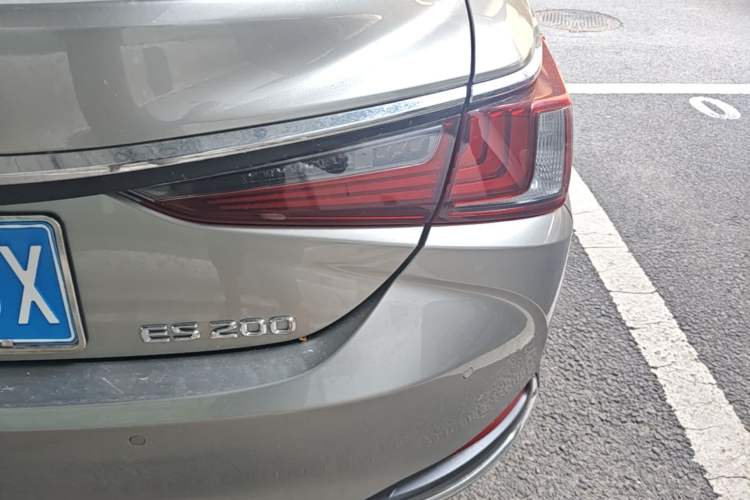 Used Lexus ES 2022 200 Excellence Edition Right Rear Taillight