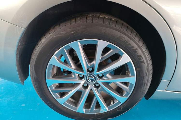 Used Lexus ES 2022 200 Excellence Edition Right Rear Wheel Hub