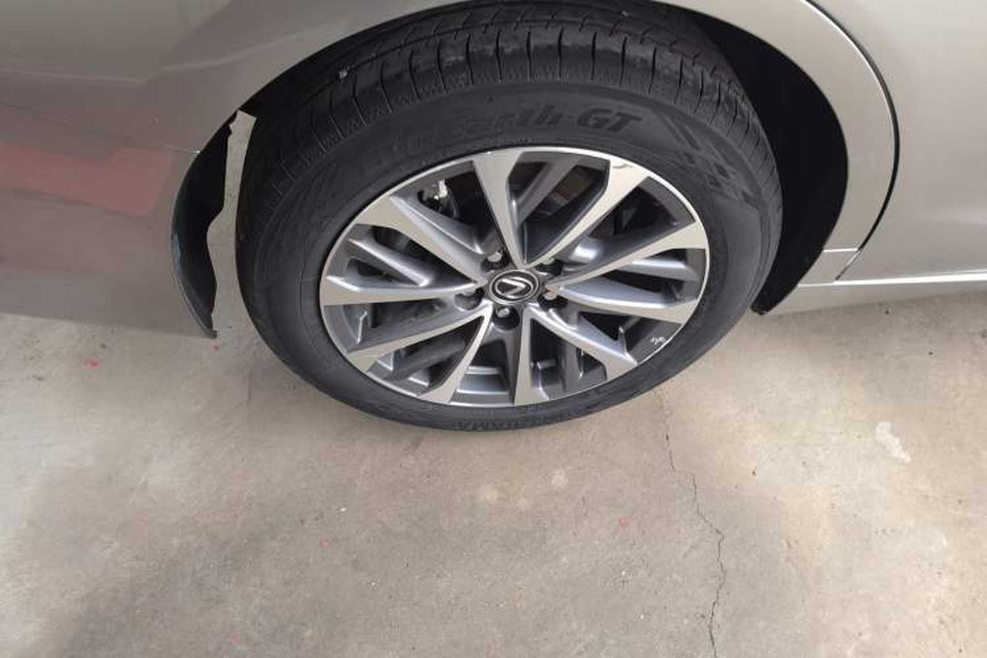 Used Lexus ES 2022 200 Luxury Edition Right Rear Wheel Hub