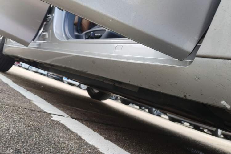 Used Lexus ES 2022 200 Excellence Edition Right Side Sill
