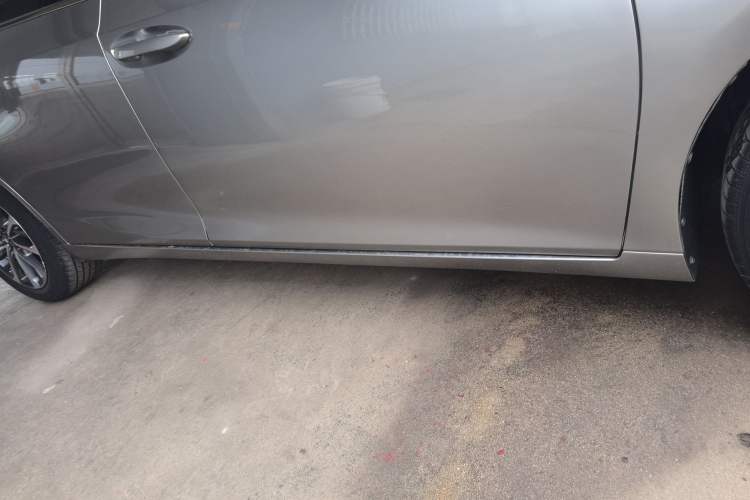 Used Lexus ES 2022 200 Luxury Edition Right Side Sill