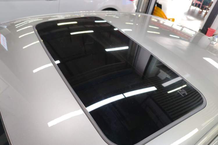 Used Lexus ES 2022 300h Deluxe Edition Roof
