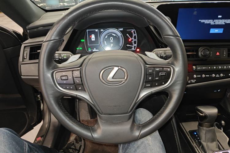 Used Lexus ES 2022 300h Excellence Edition Steering Wheel