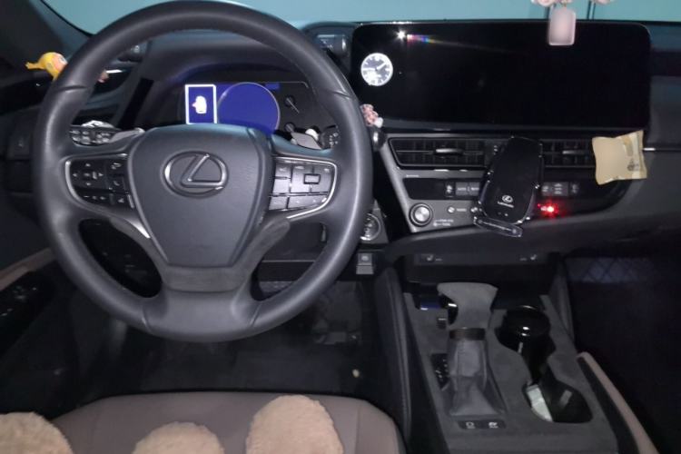 Used Lexus ES 2022 300h Excellence Edition Steering Wheel