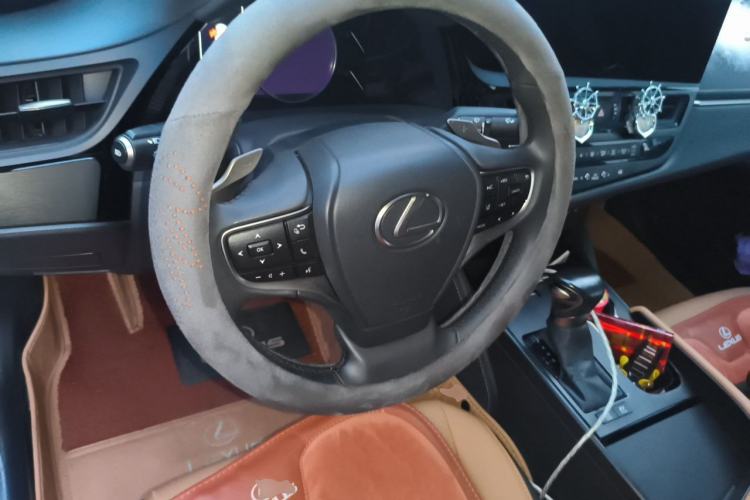 Used Lexus ES 2022 300h Excellence Edition Steering Wheel