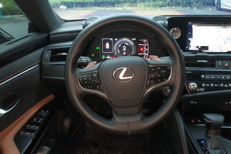 Used Lexus ES 2022 300h Excellence Edition Steering Wheel