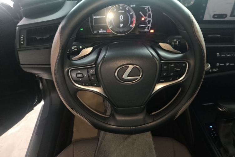 Used Lexus ES 2022 260 Excellence Edition Steering Wheel